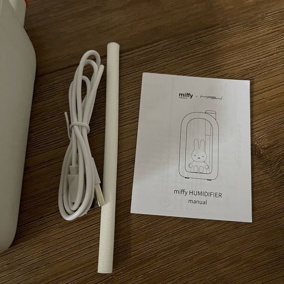 MIFFY-Imported (NWT/Box) Mini White Humidifier - Picture 3 of 16